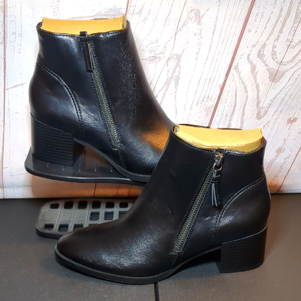 (NWT) Lifestride 'Dynasty' Boot Women's Size 7.5